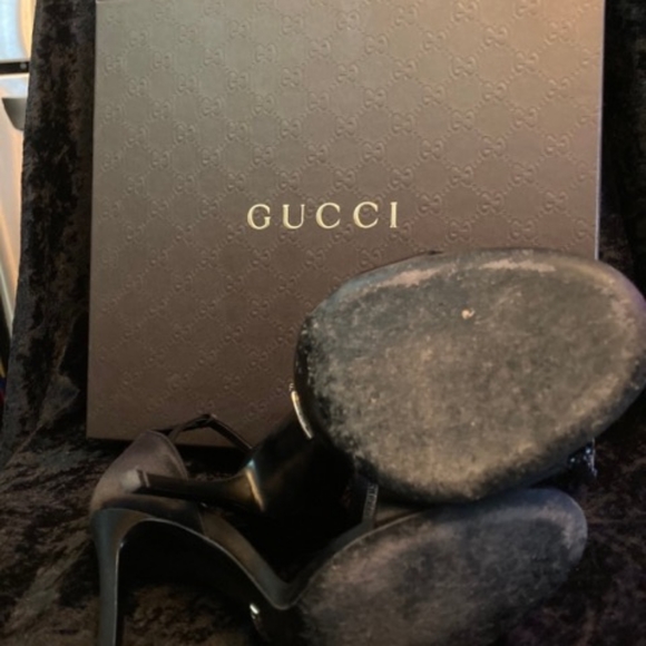 Gucci black satin Swarovski crystal embellished bow sandals - Picture 7 of 8